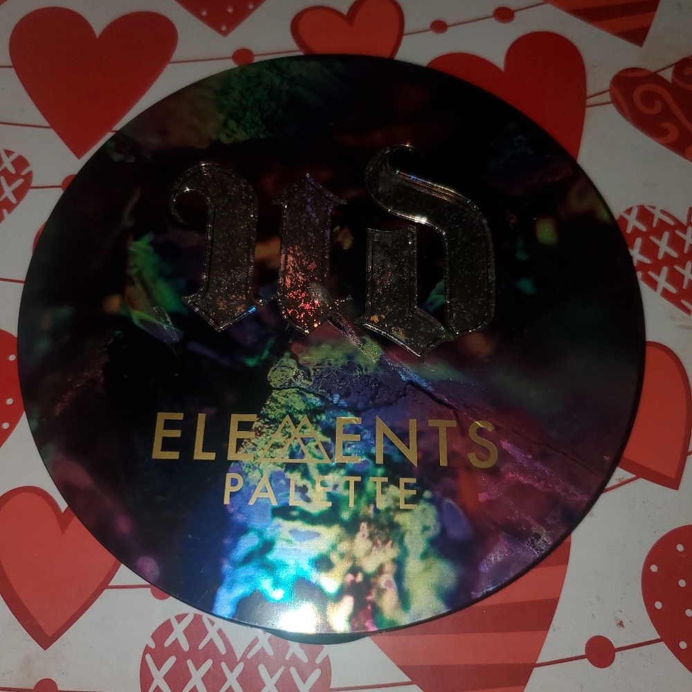 🏞🌏elements Urban Decay palette 🏞⛰